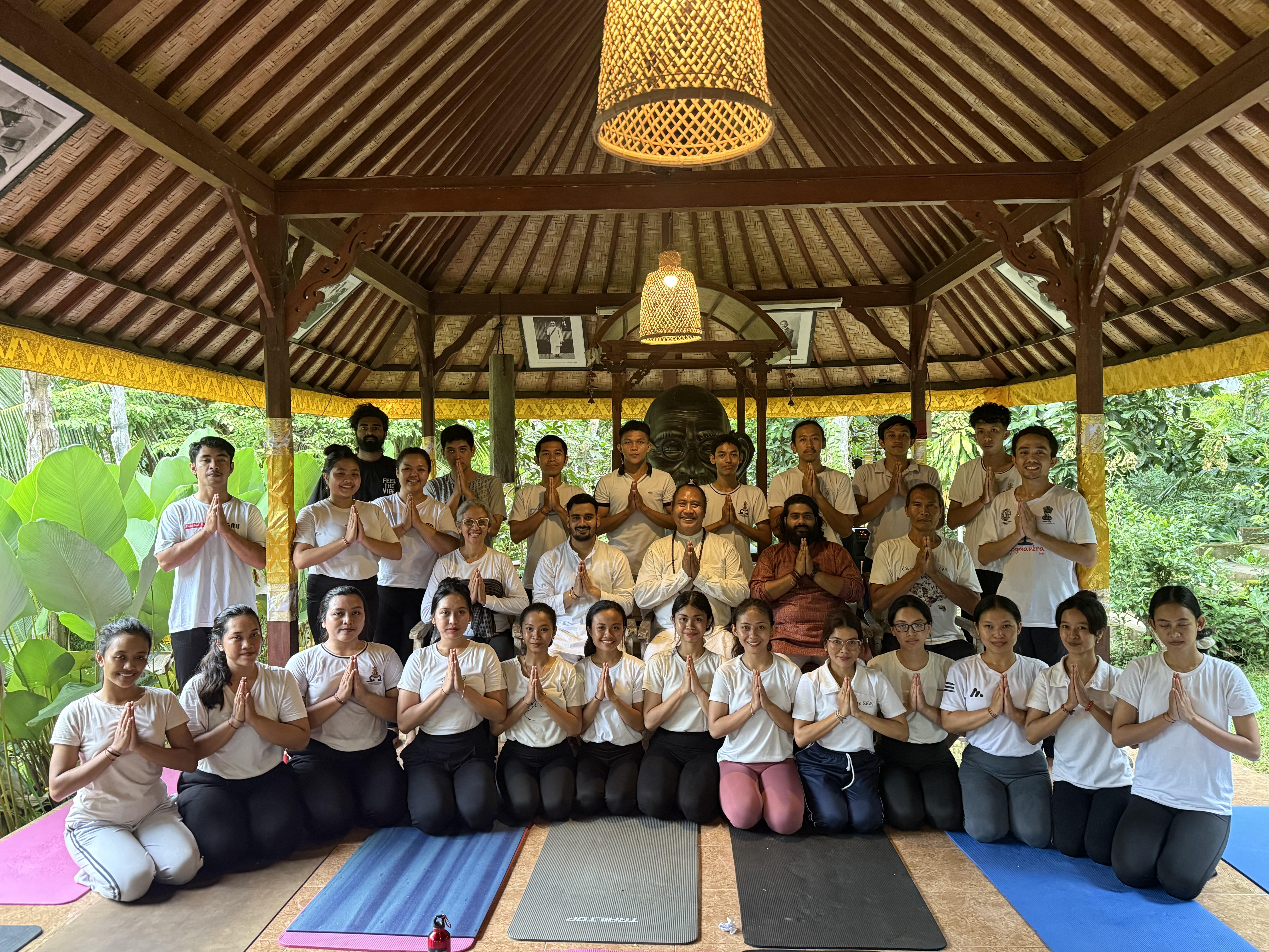 100 Hour Yoga Teacher Training Rishikesh